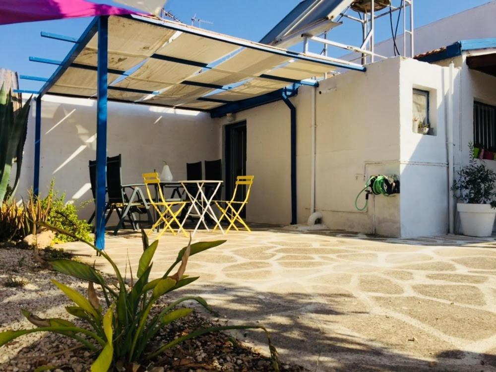 Artist Cottage In Dromolaxia 라르나카 외부 사진